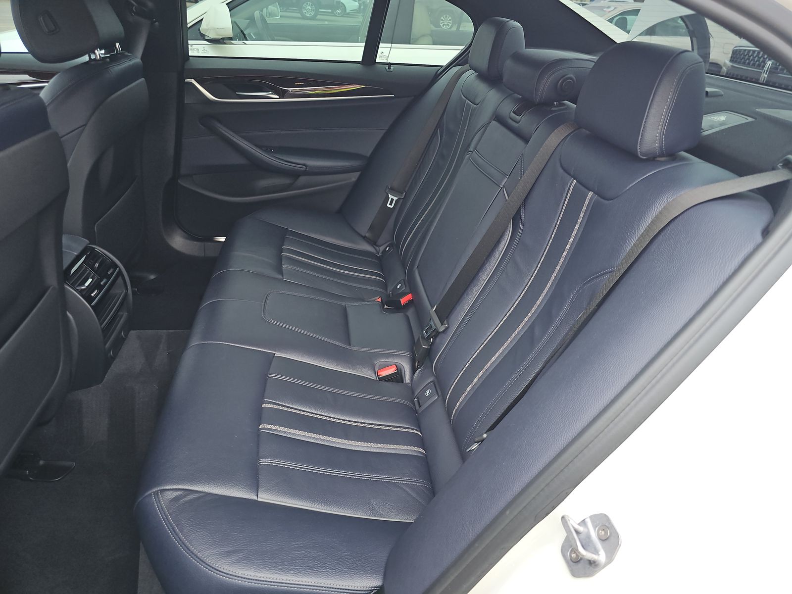 BMW 5 SERIES - 8