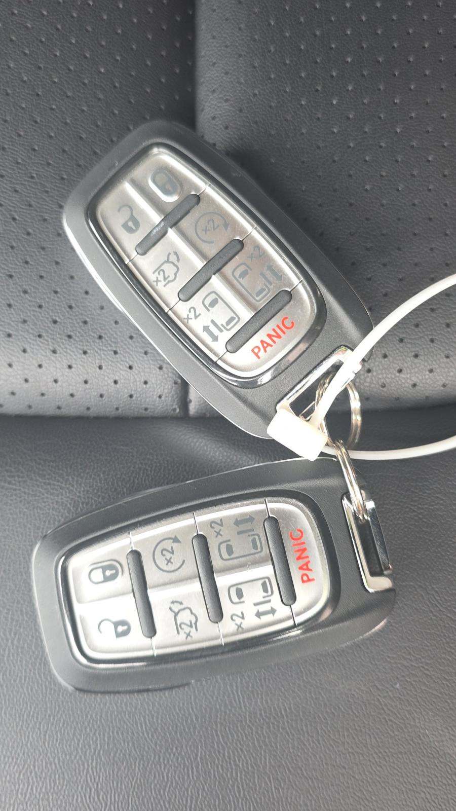2024 Chrysler Pacifica Hybrid Select FWD