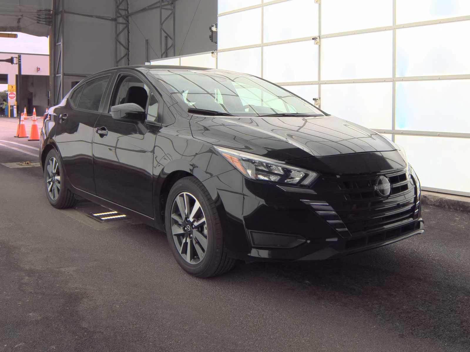 NISSAN VERSA - 5