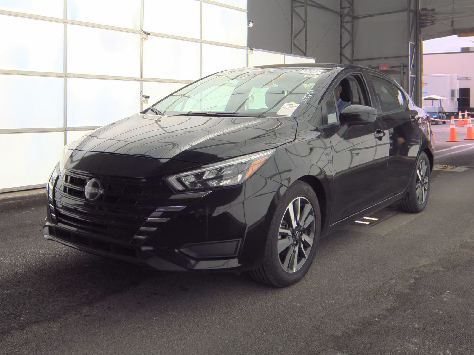 NISSAN VERSA - 1