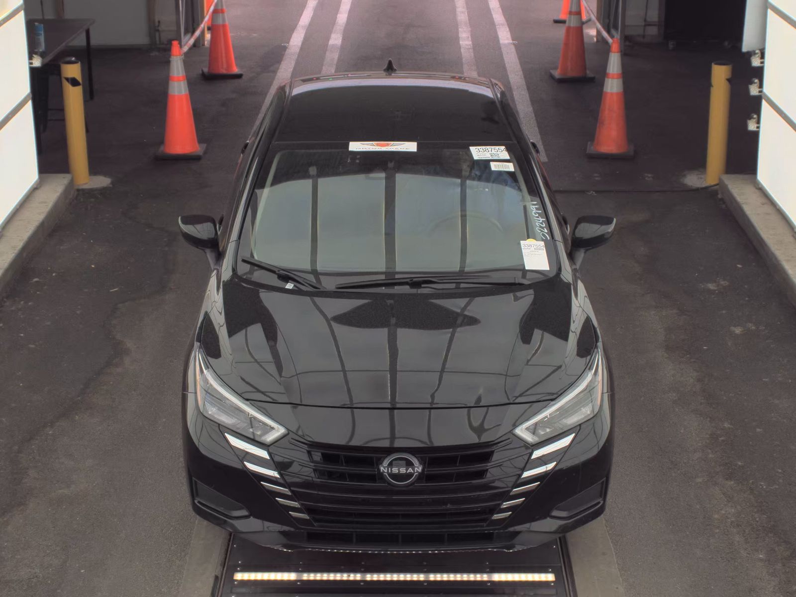 NISSAN VERSA - 3