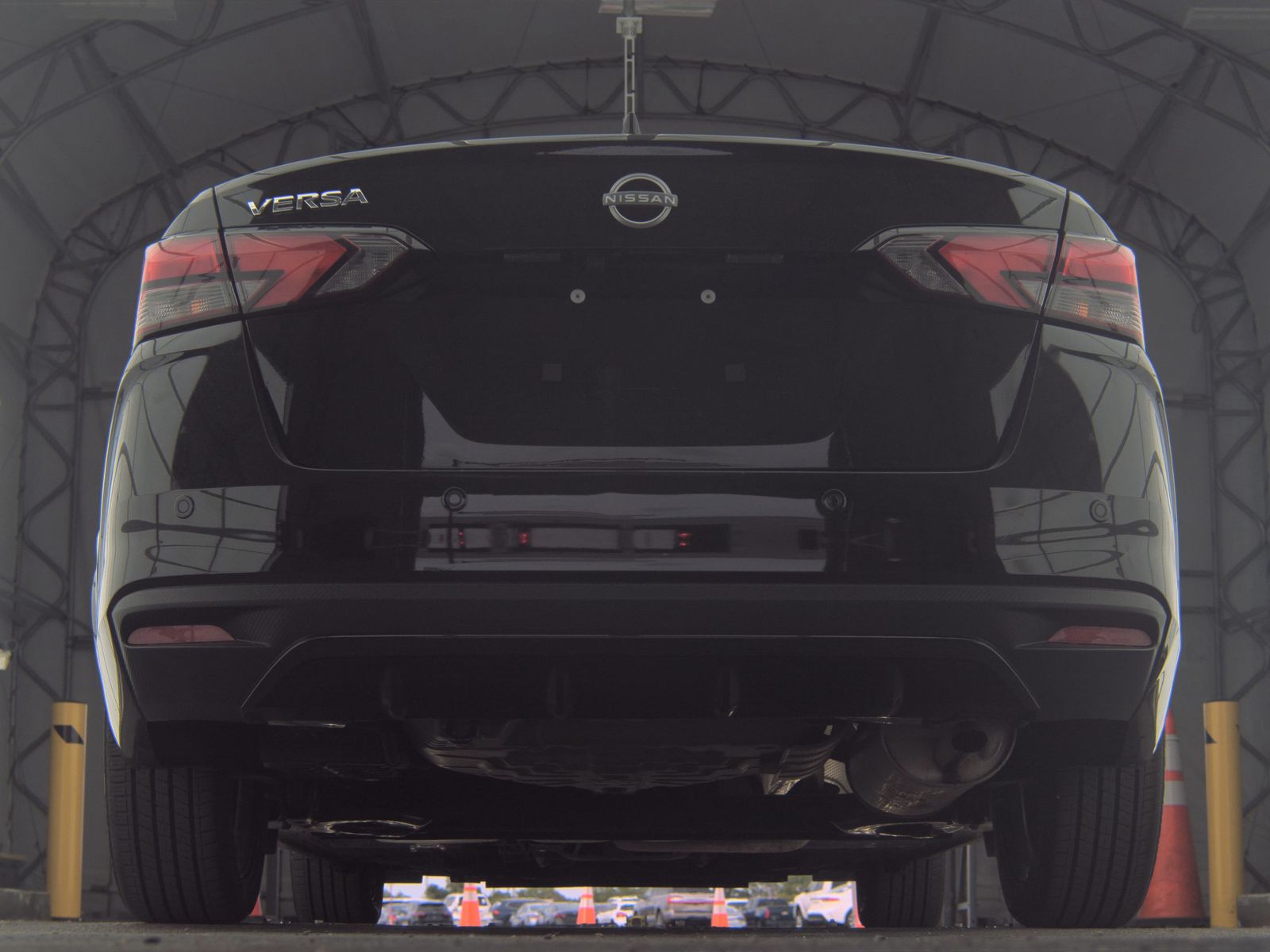 NISSAN VERSA - 8