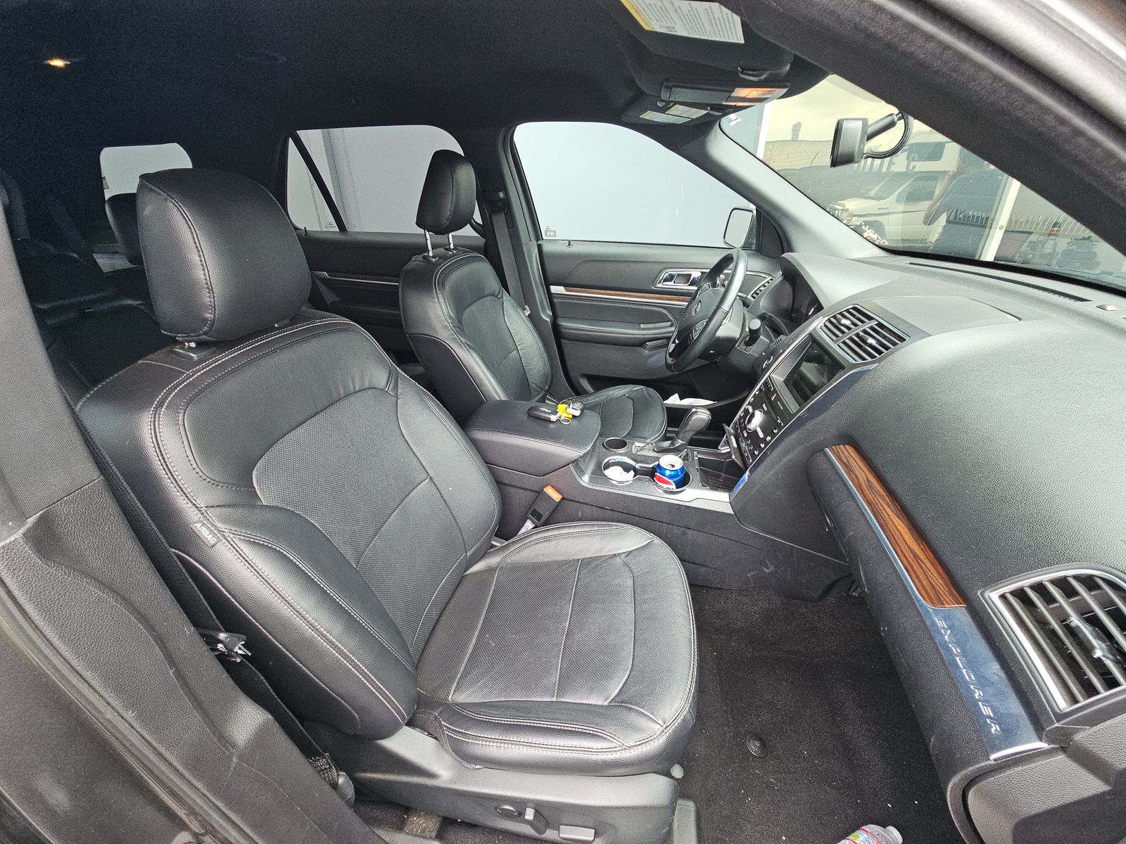 FORD EXPLORER - 9