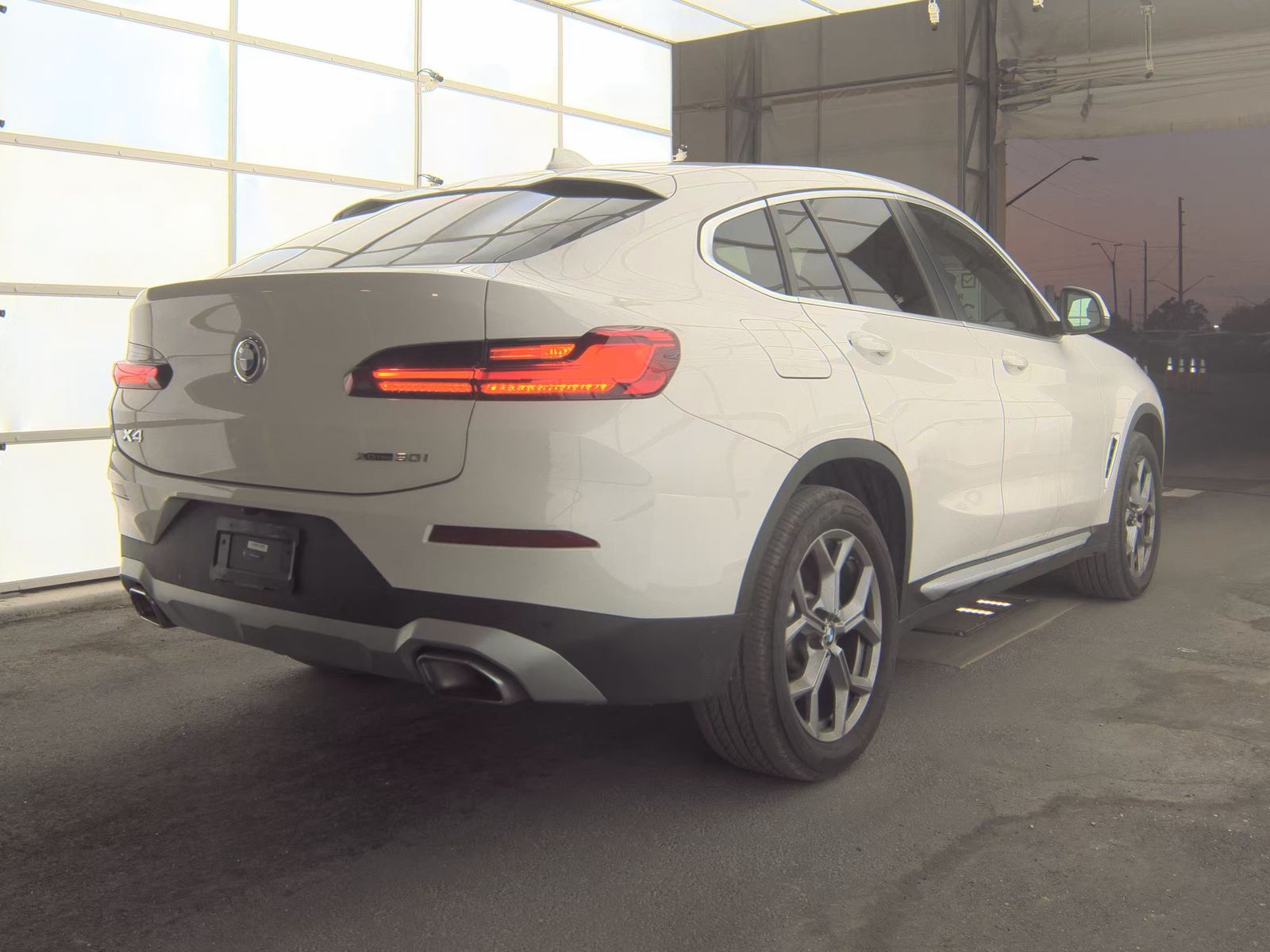 2025 BMW X4 xDrive30i AWD