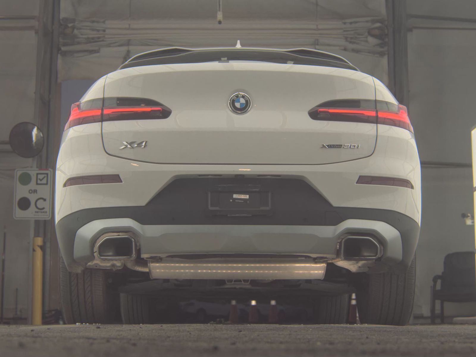 2025 BMW X4 xDrive30i AWD