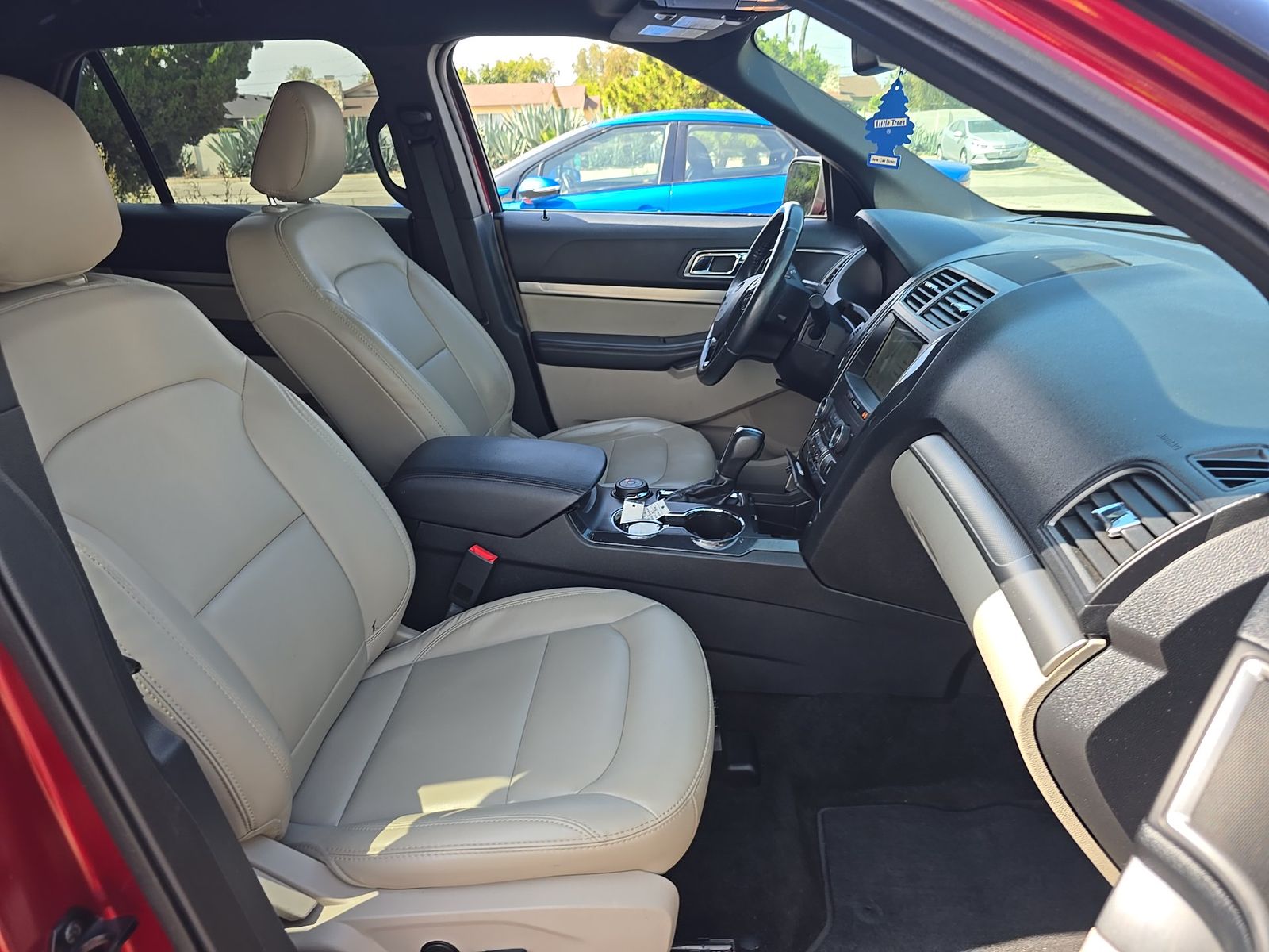 FORD EXPLORER - 9