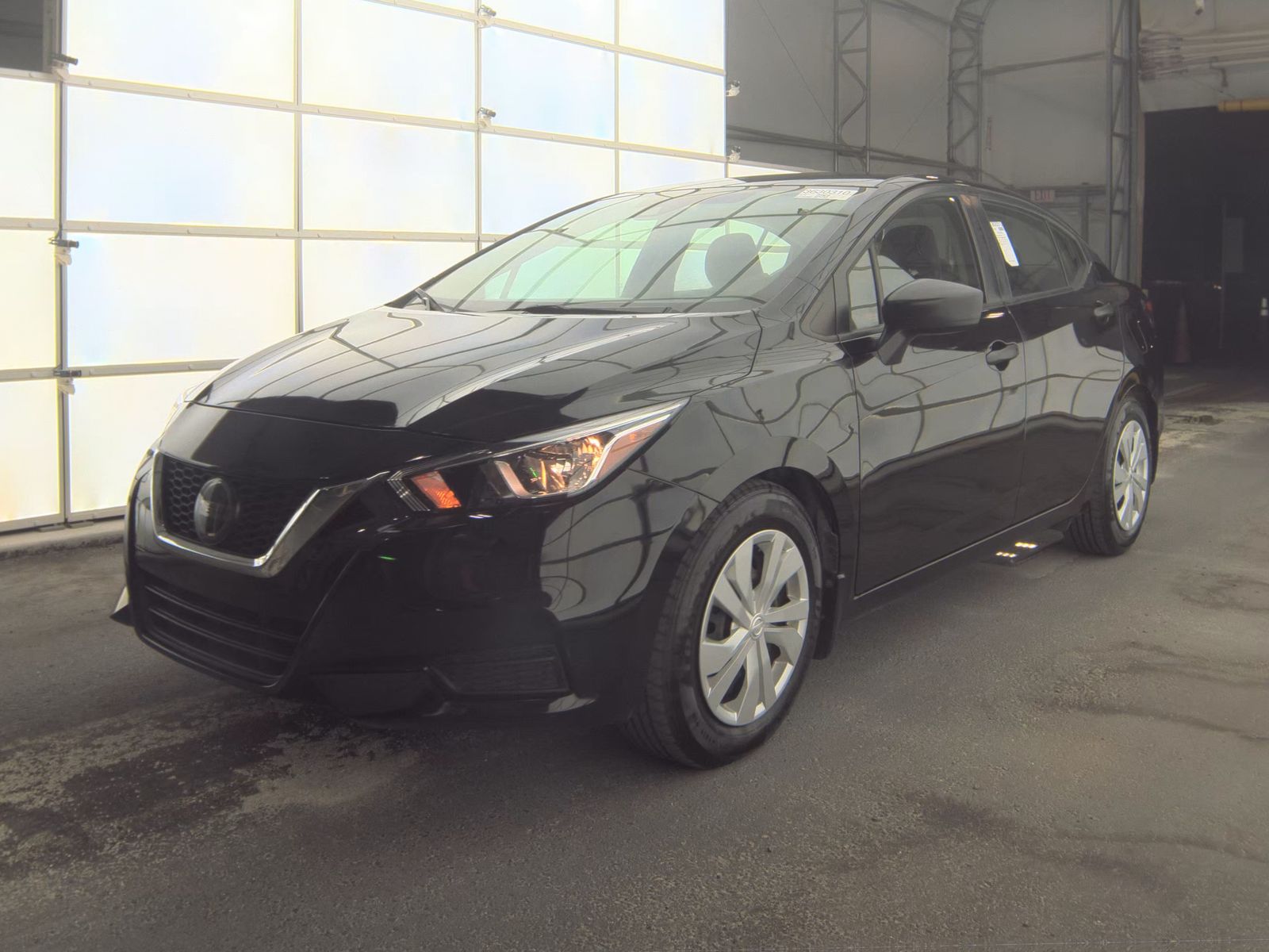 NISSAN VERSA - 1