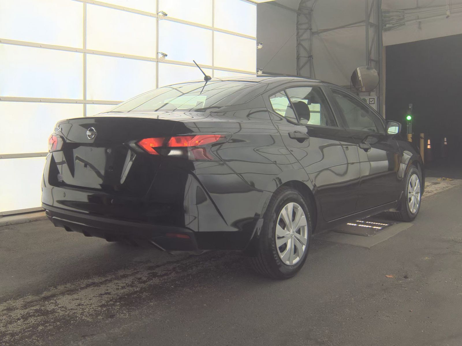 NISSAN VERSA - 6
