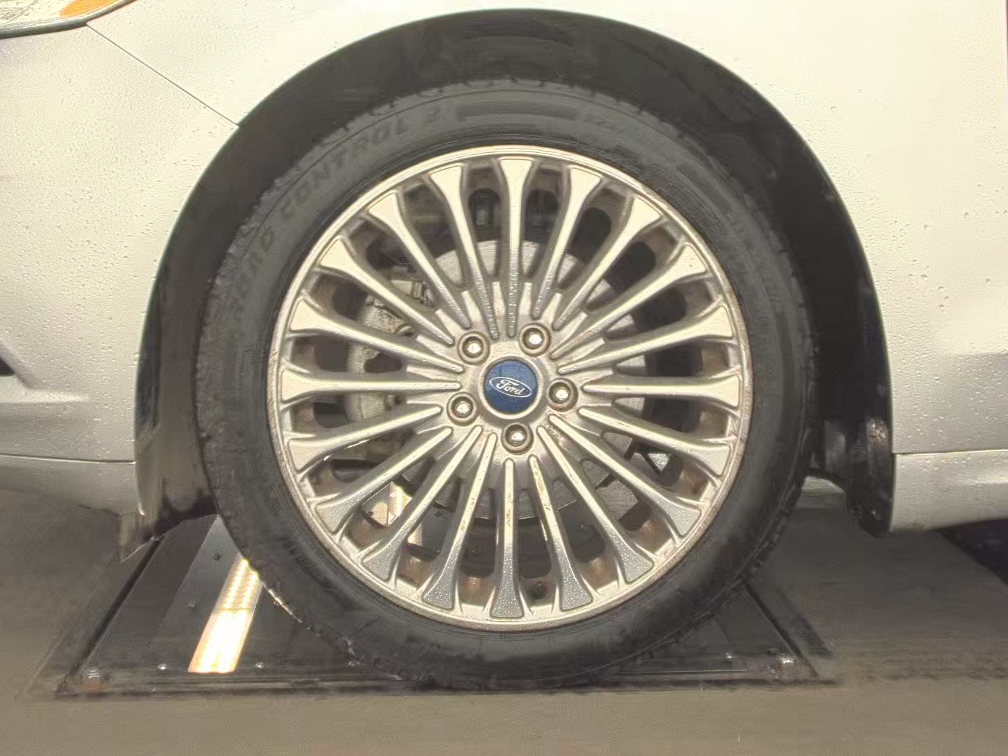 FORD FUSION - 10
