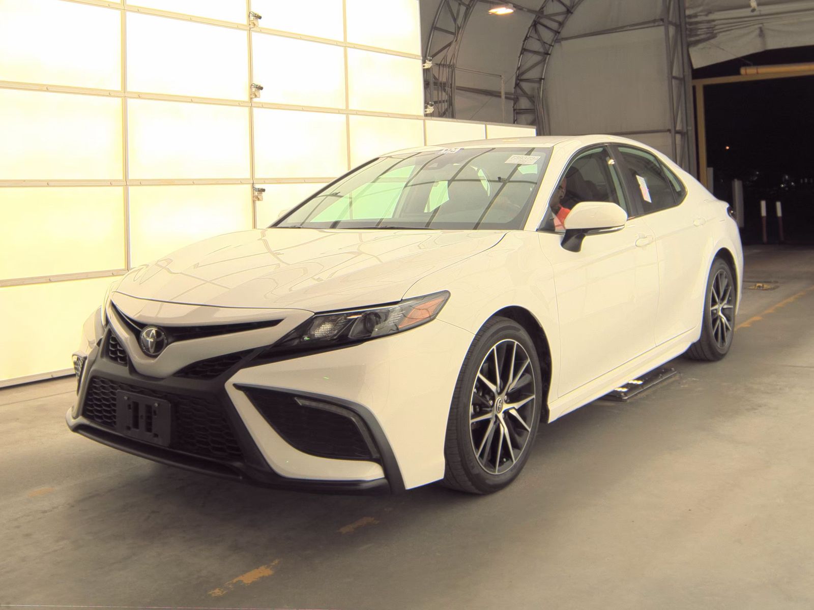 TOYOTA CAMRY - 1