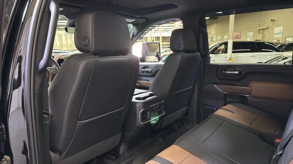 2023 Chevrolet Silverado 3500HD High Country AWD