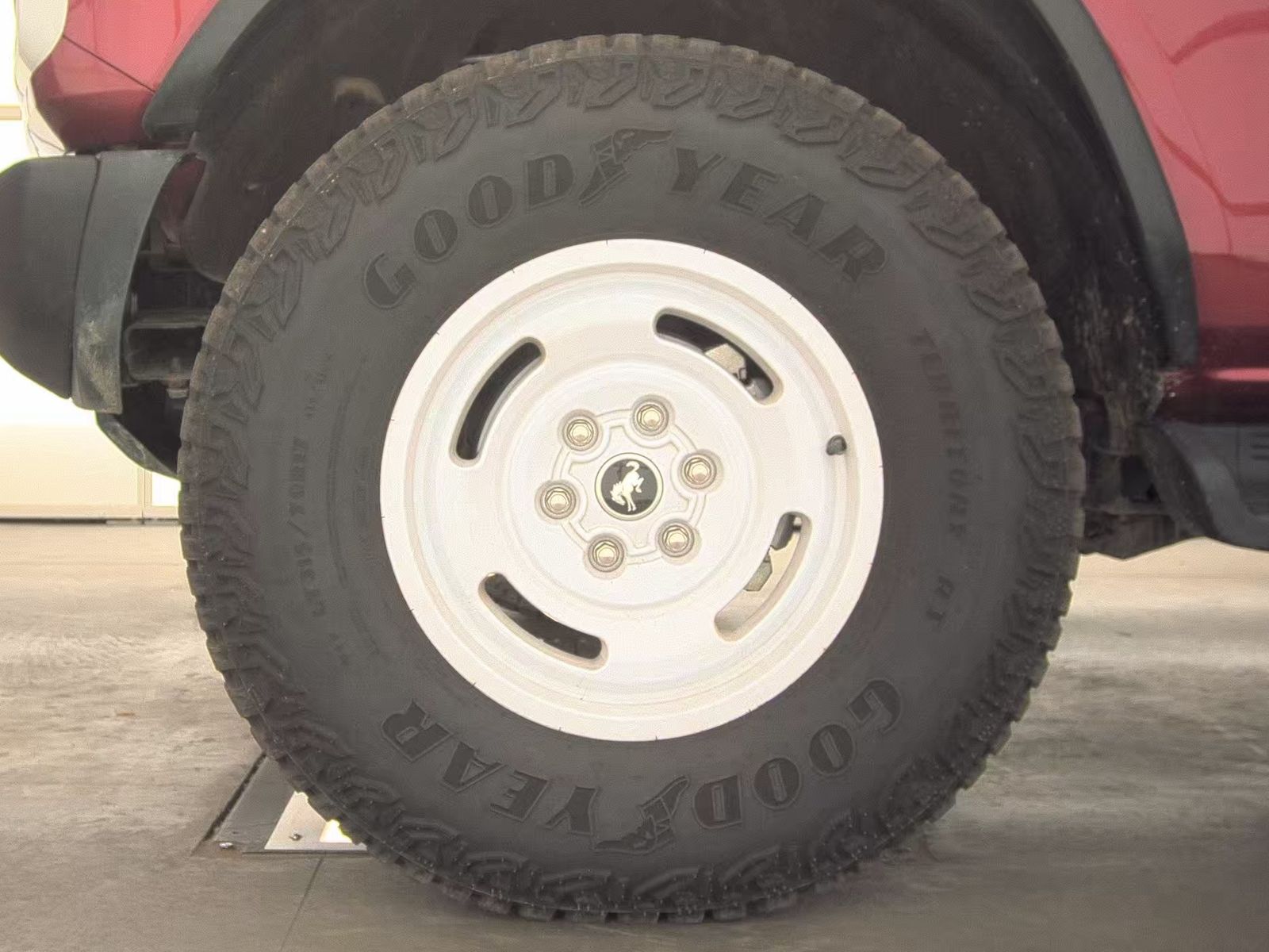 FORD BRONCO - 10
