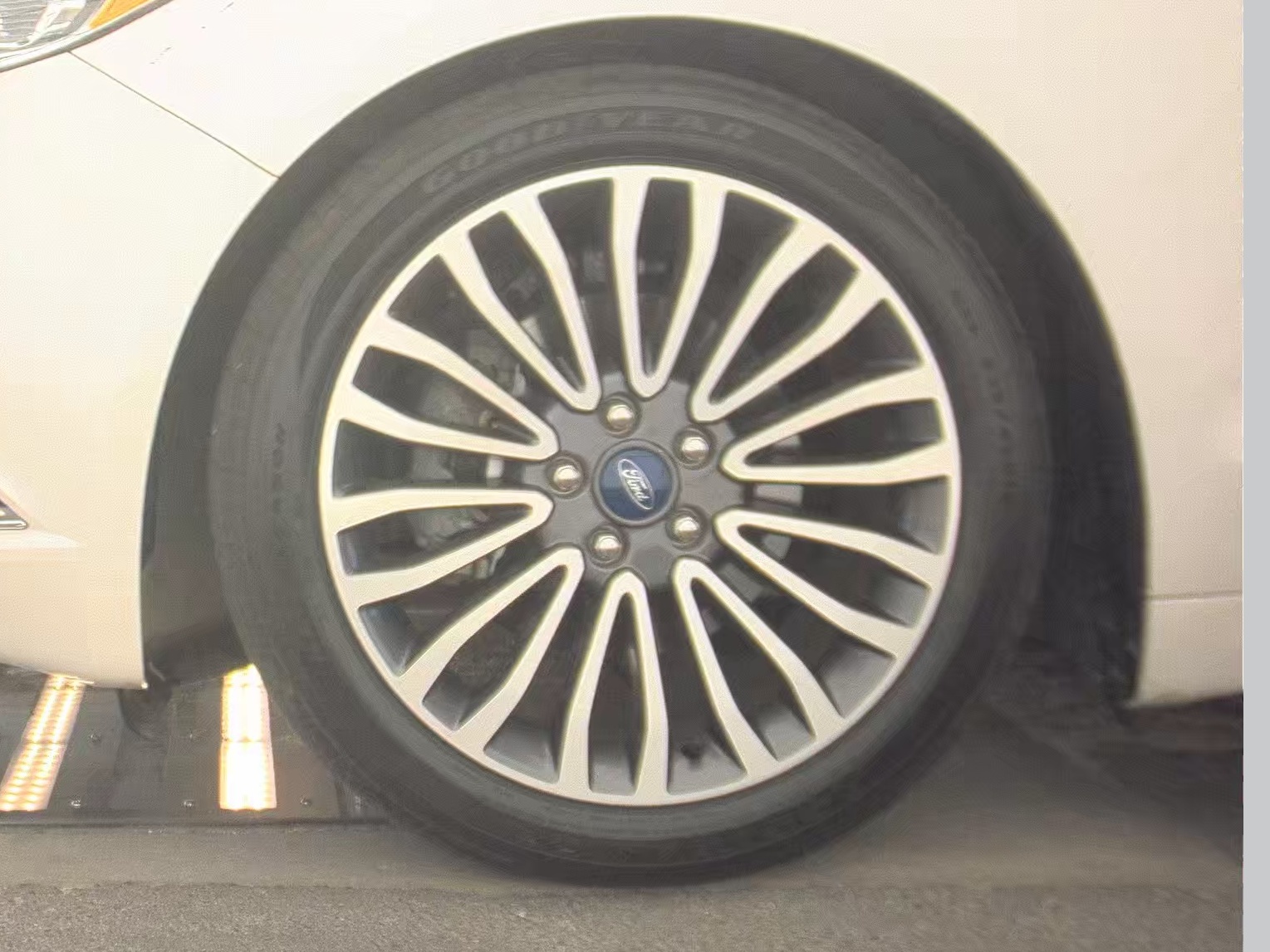 FORD FUSION - 10