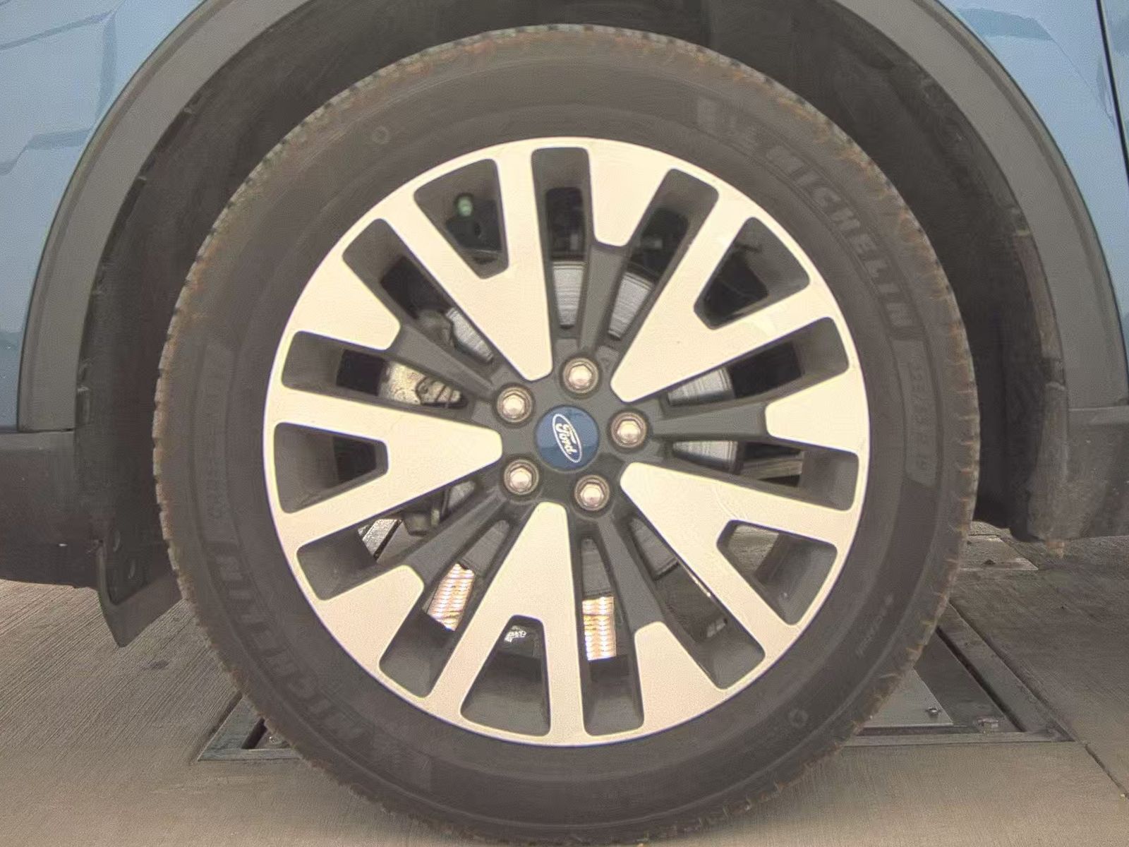 FORD ESCAPE - 10