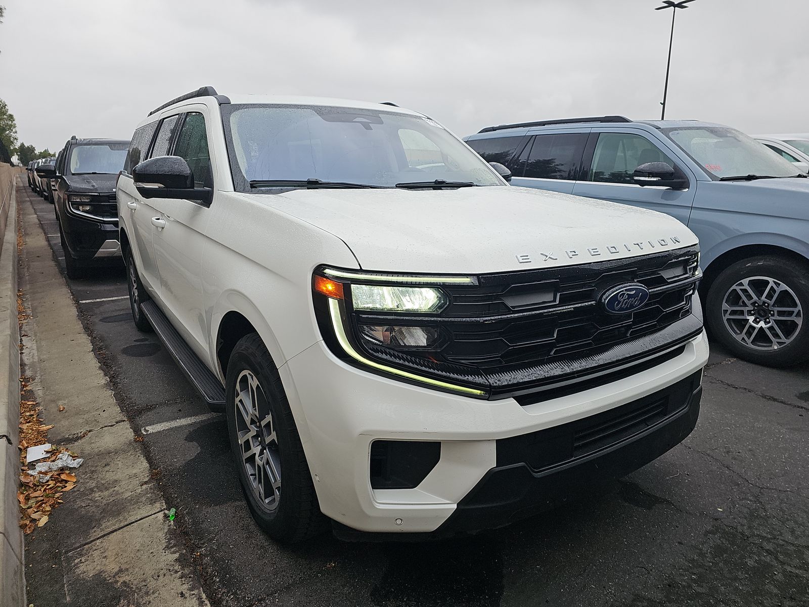 FORD EXPEDITION MAX - 4