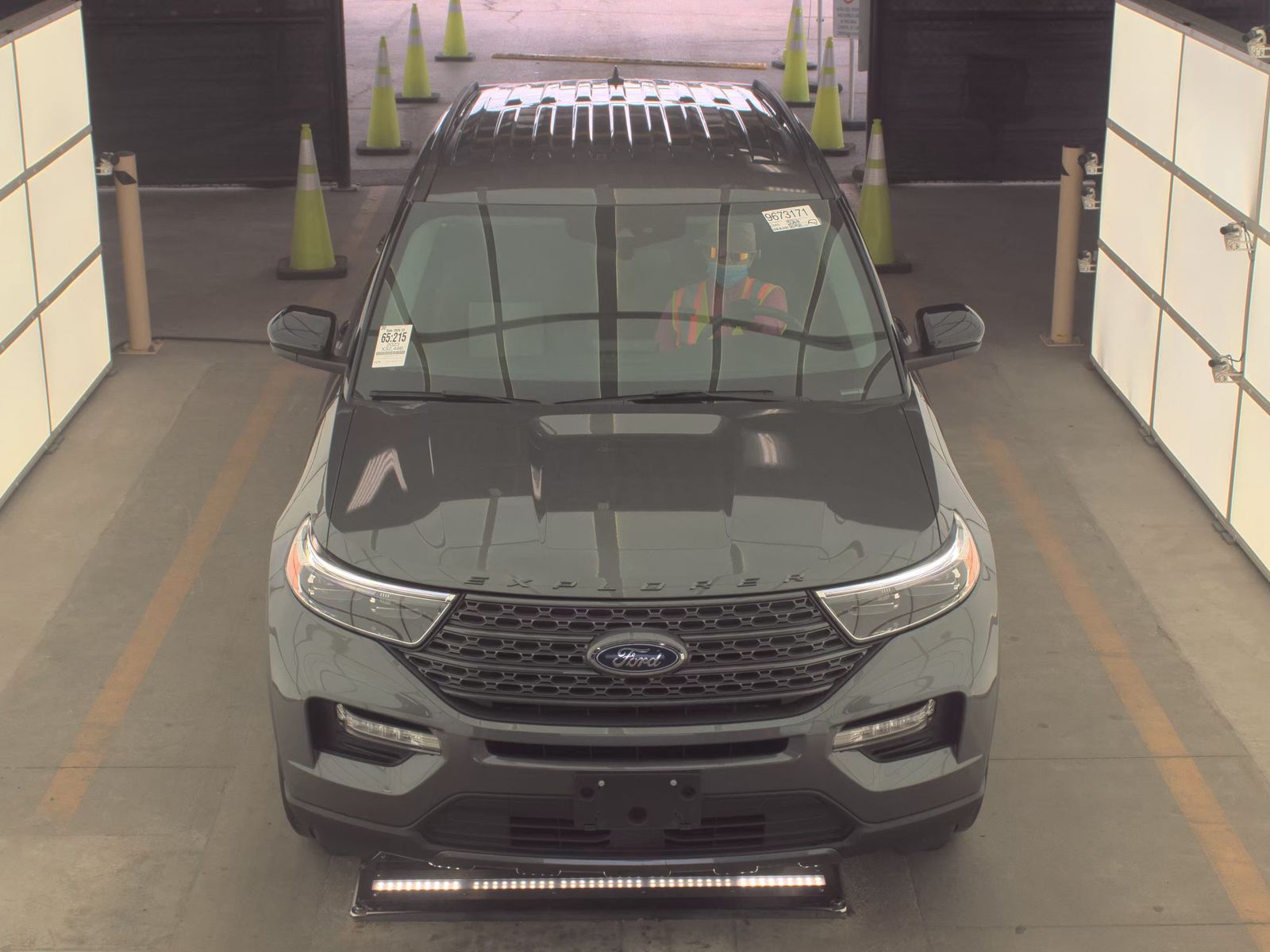 FORD EXPLORER - 3