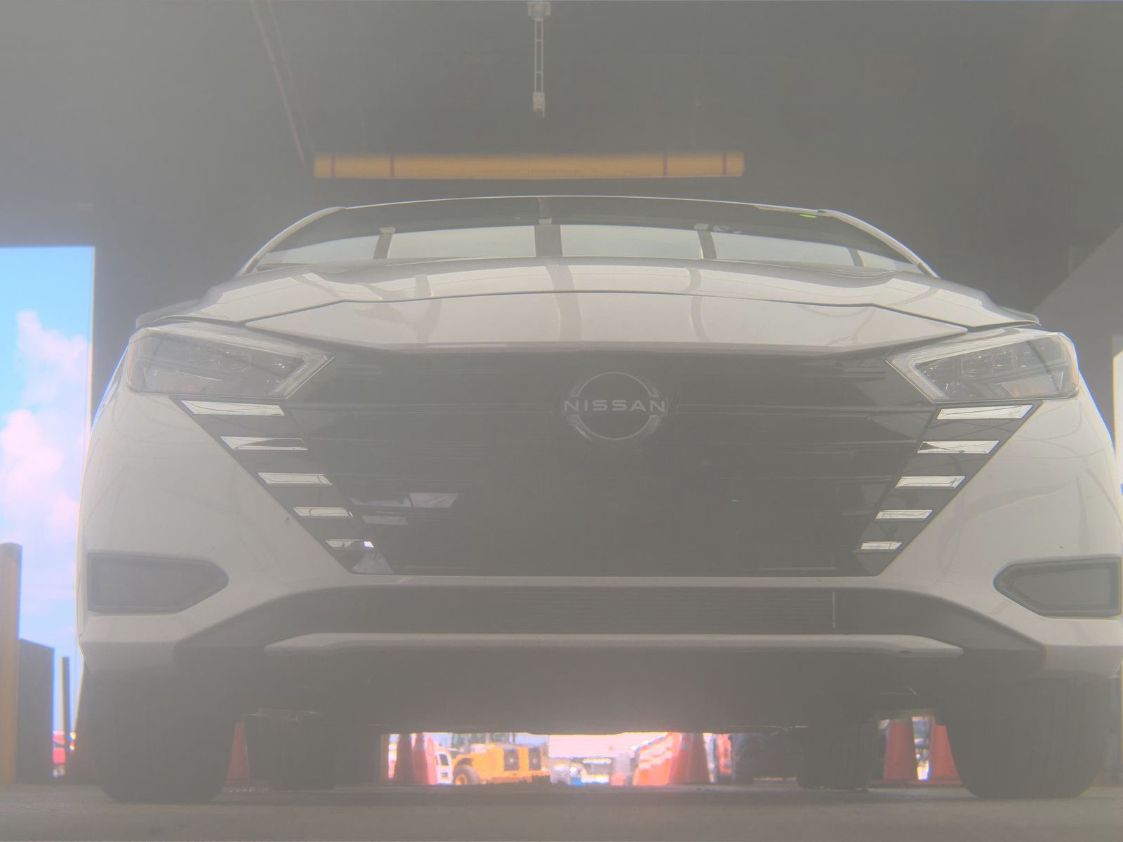 NISSAN VERSA - 4
