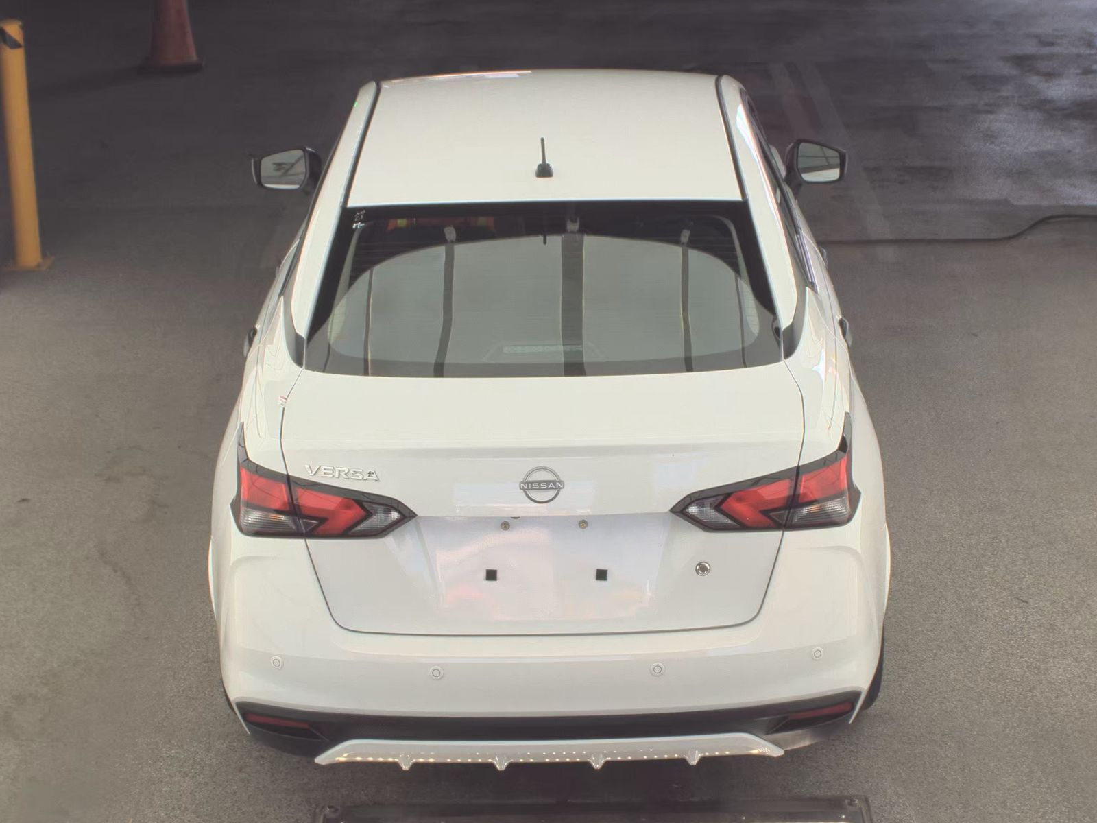 NISSAN VERSA - 7