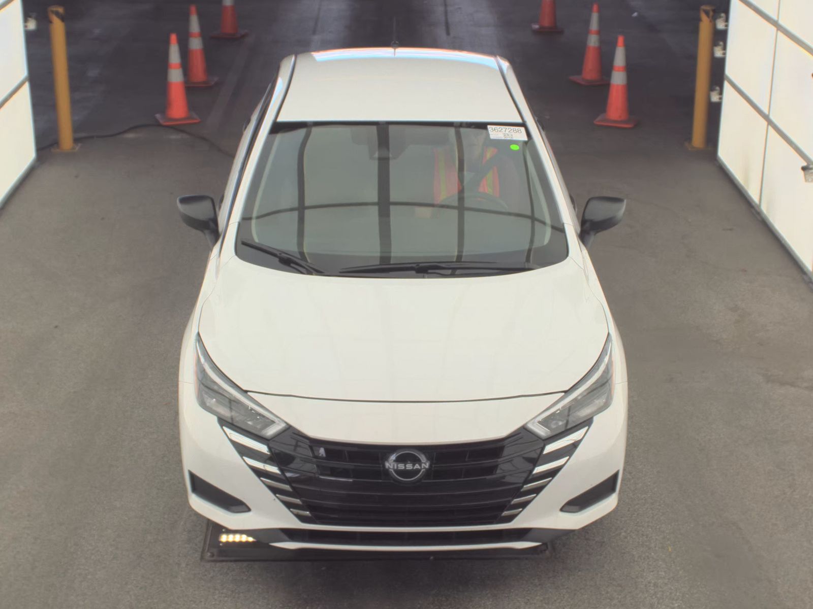 NISSAN VERSA - 3