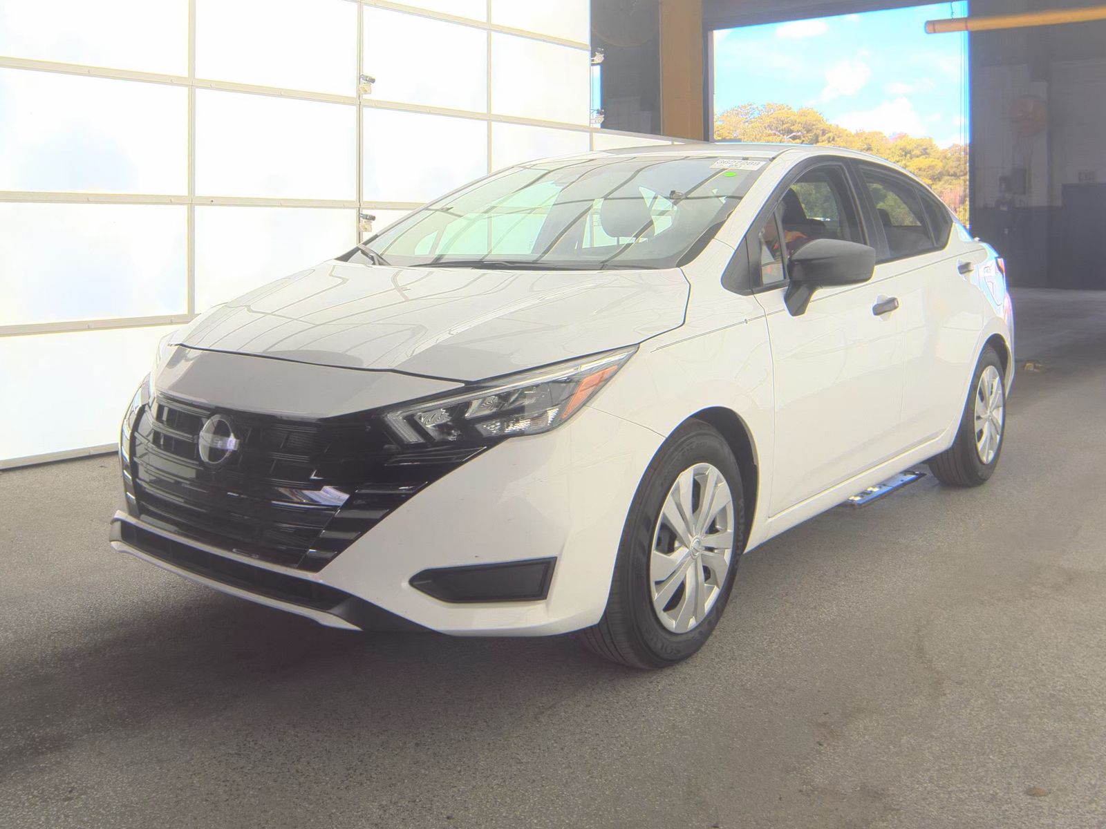 NISSAN VERSA - 1