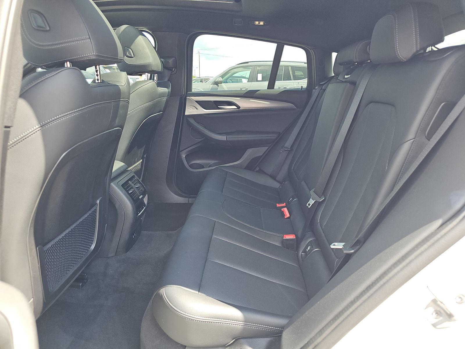 2025 BMW X4 xDrive30i AWD