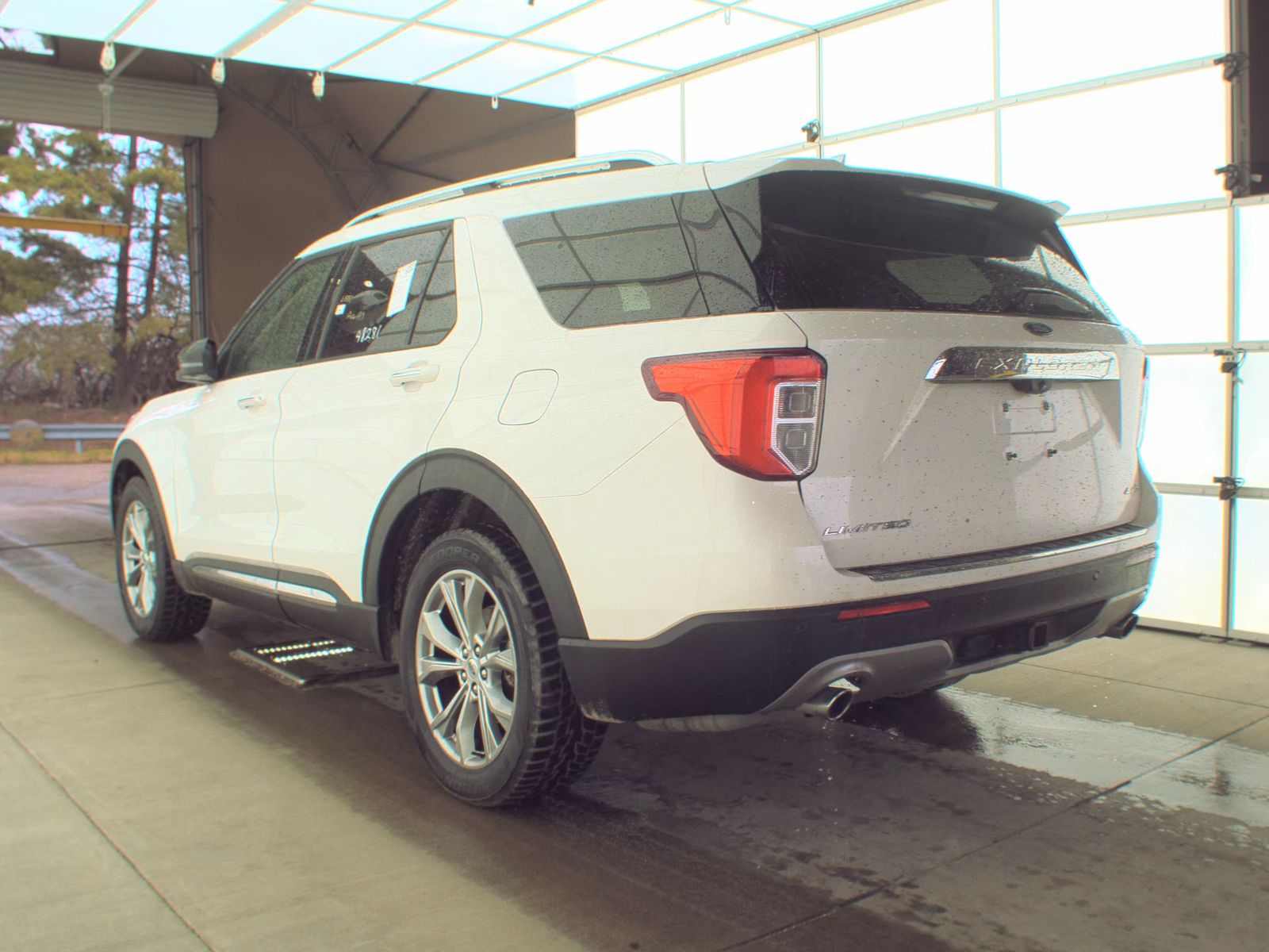 FORD EXPLORER - 9