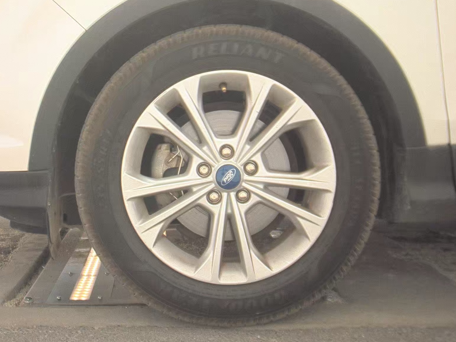 FORD ESCAPE - 10