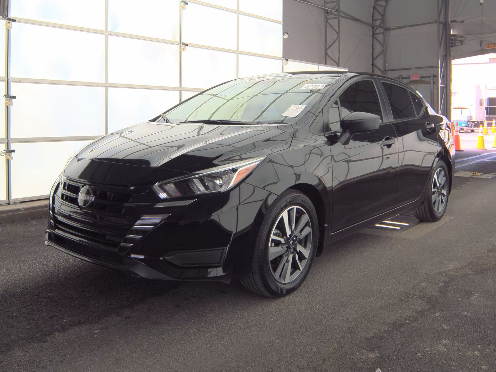 NISSAN VERSA - 1