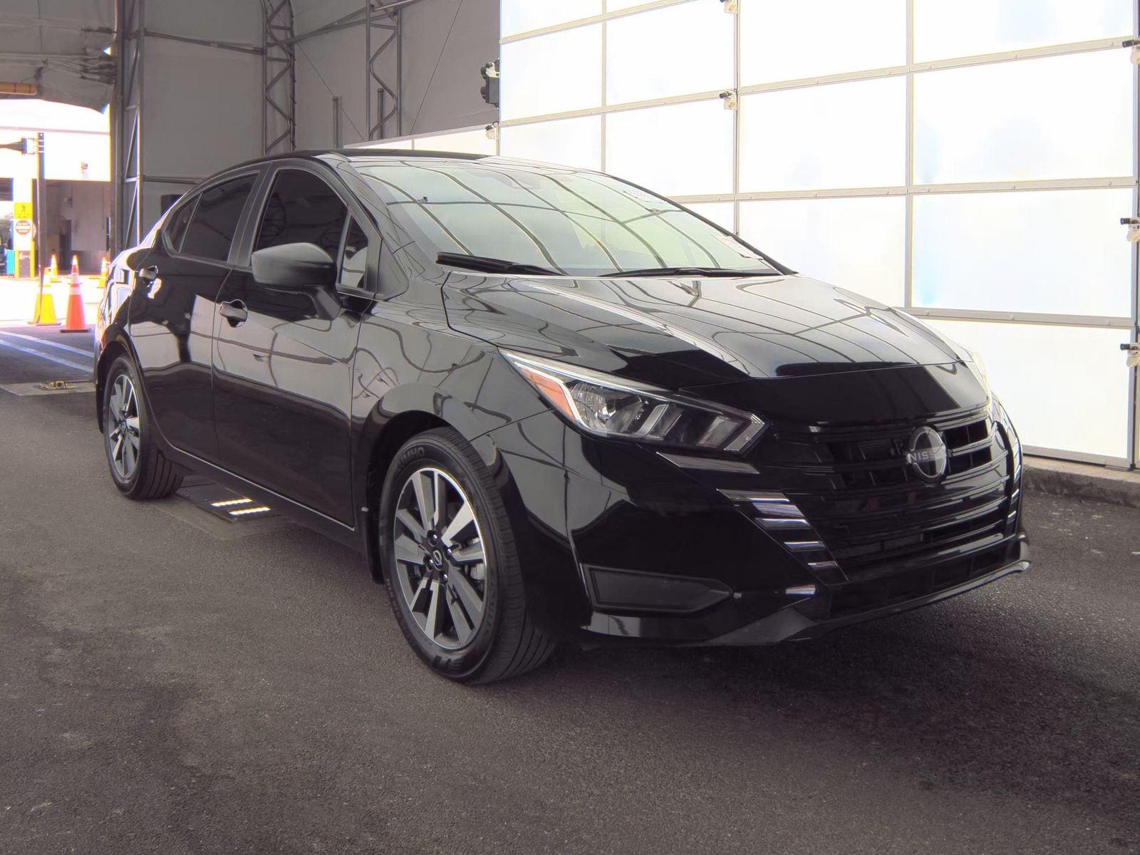 NISSAN VERSA - 5