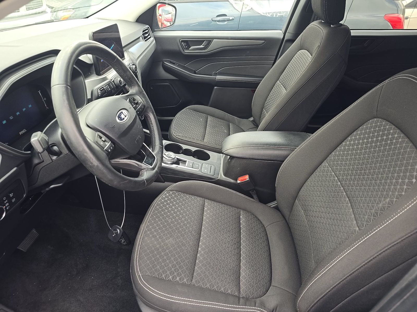 FORD ESCAPE - 8