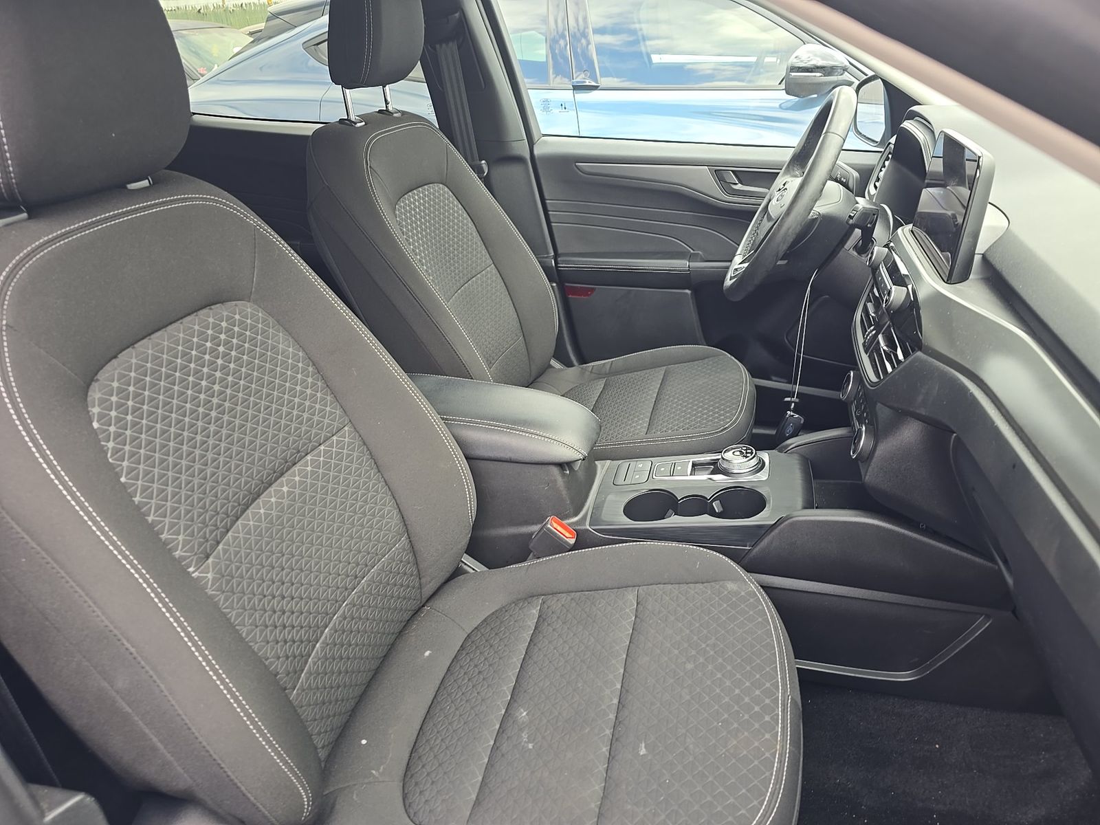 FORD ESCAPE - 9