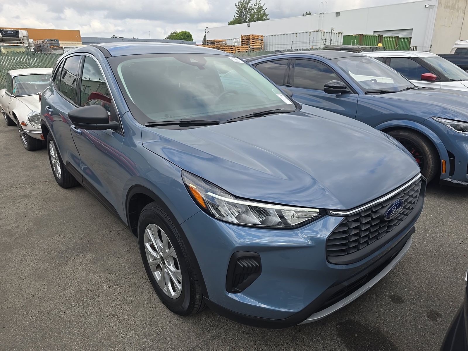 FORD ESCAPE - 4