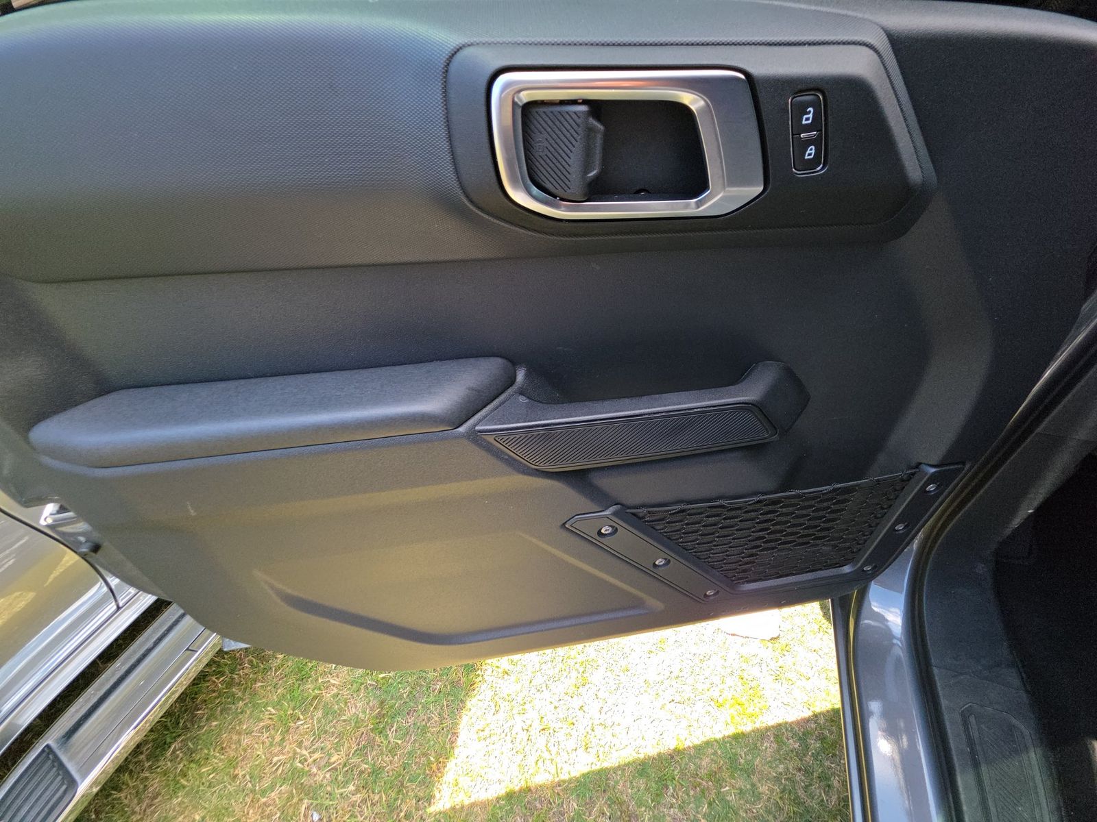 FORD BRONCO - 10