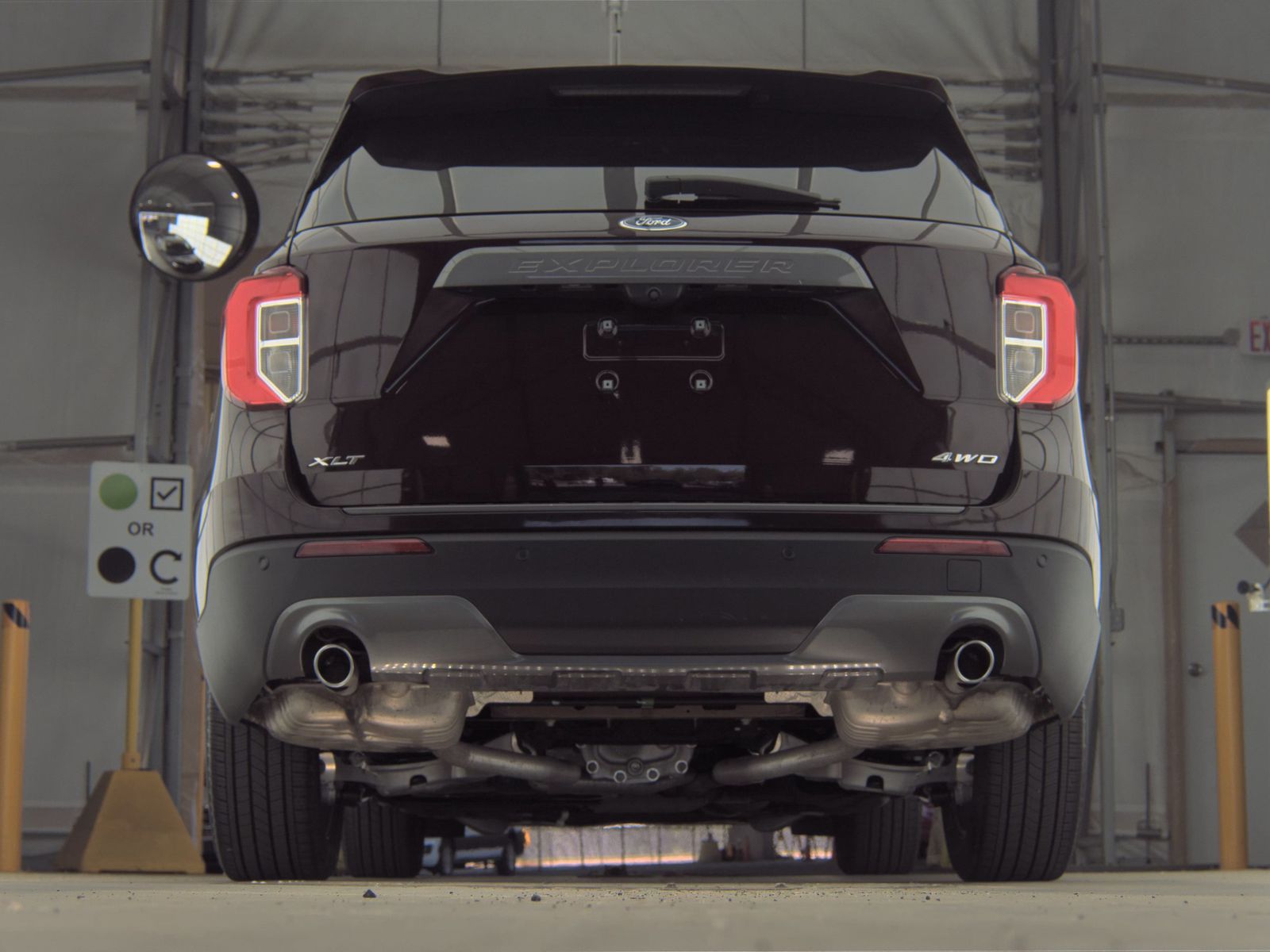 FORD EXPLORER - 8