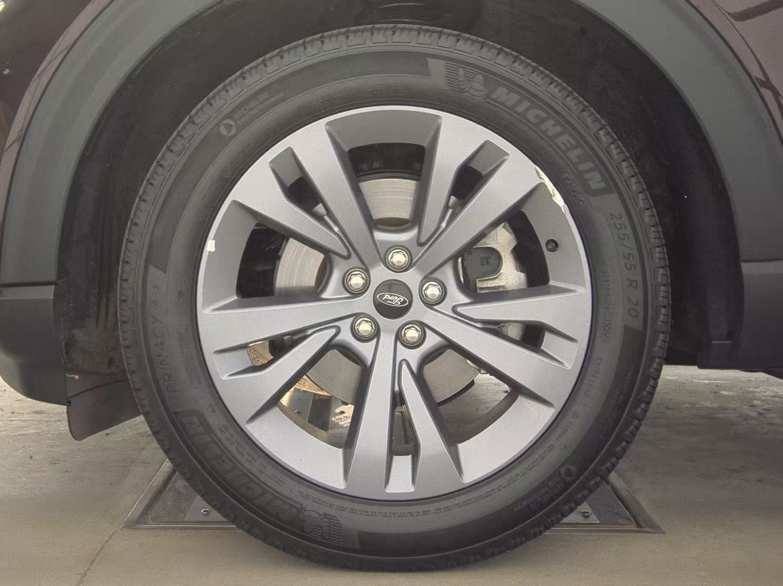 FORD EXPLORER - 10