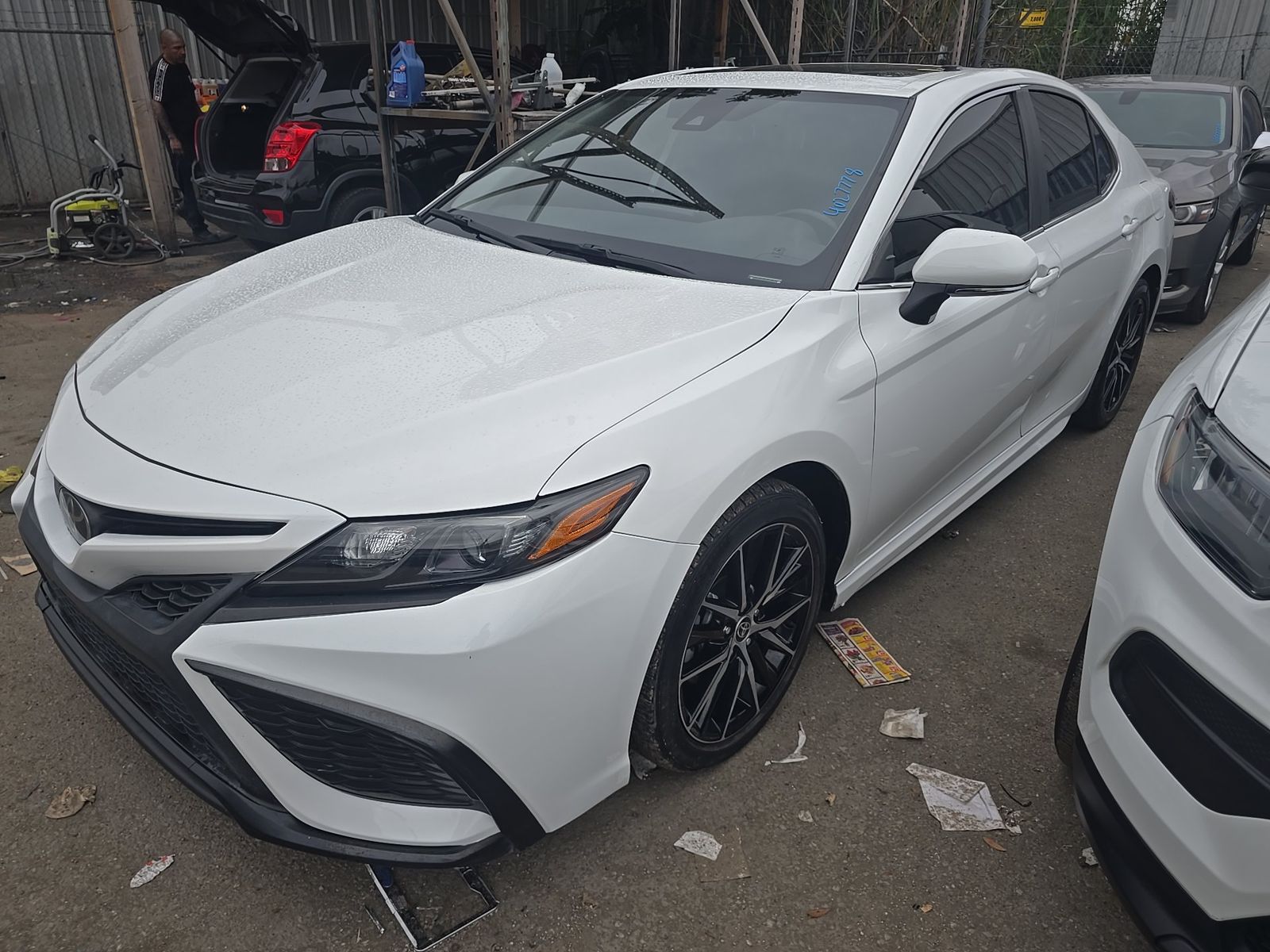 TOYOTA CAMRY - 1