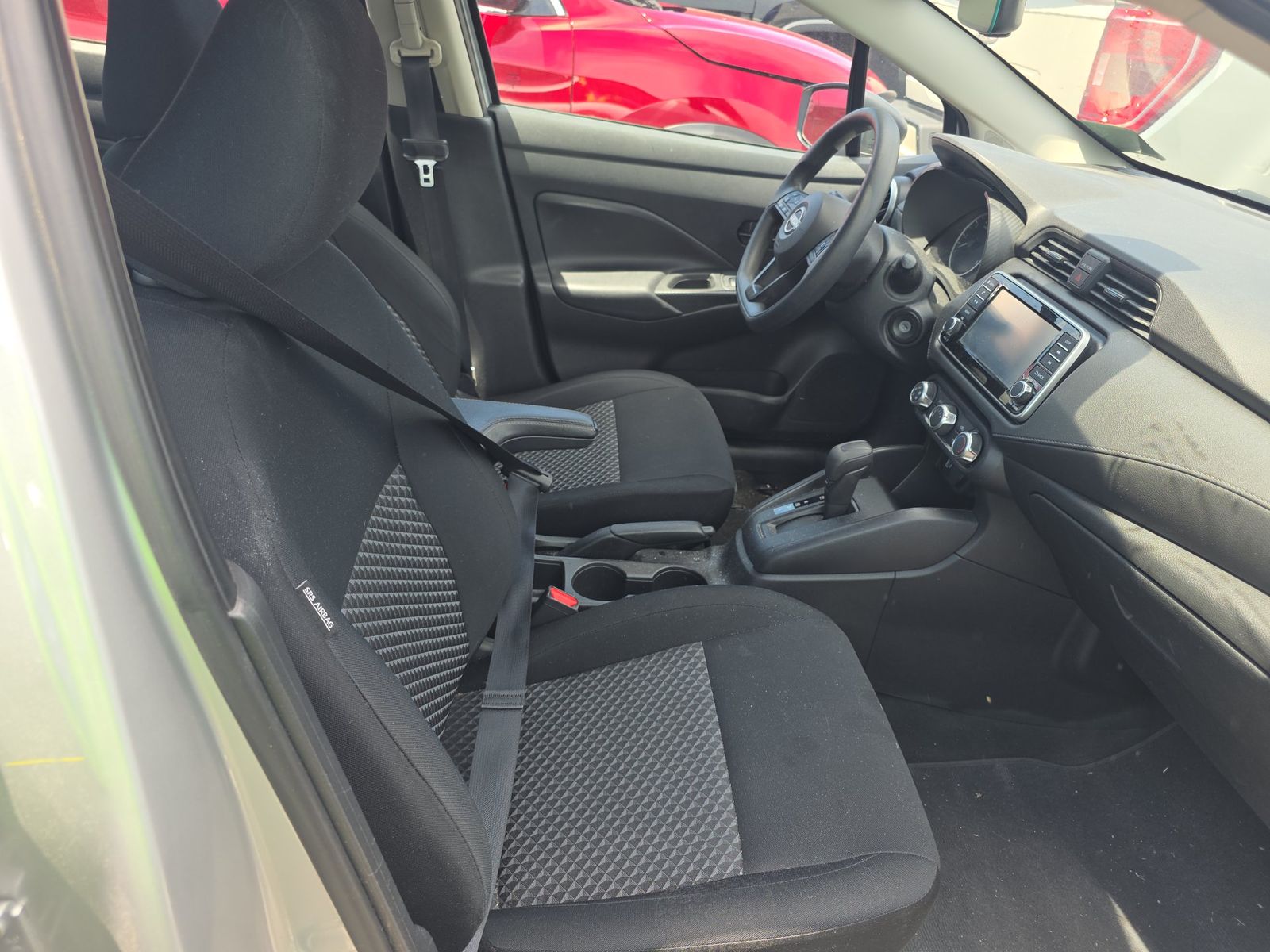 NISSAN VERSA - 9