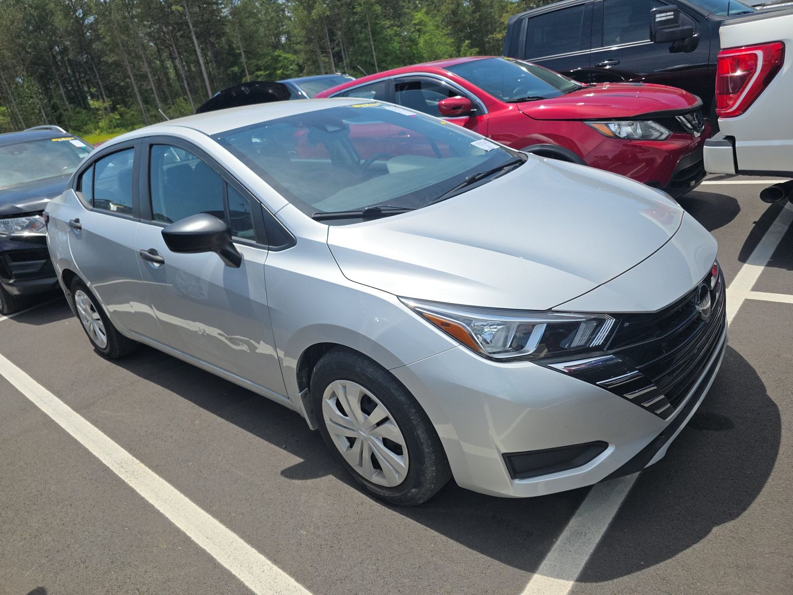 NISSAN VERSA - 4