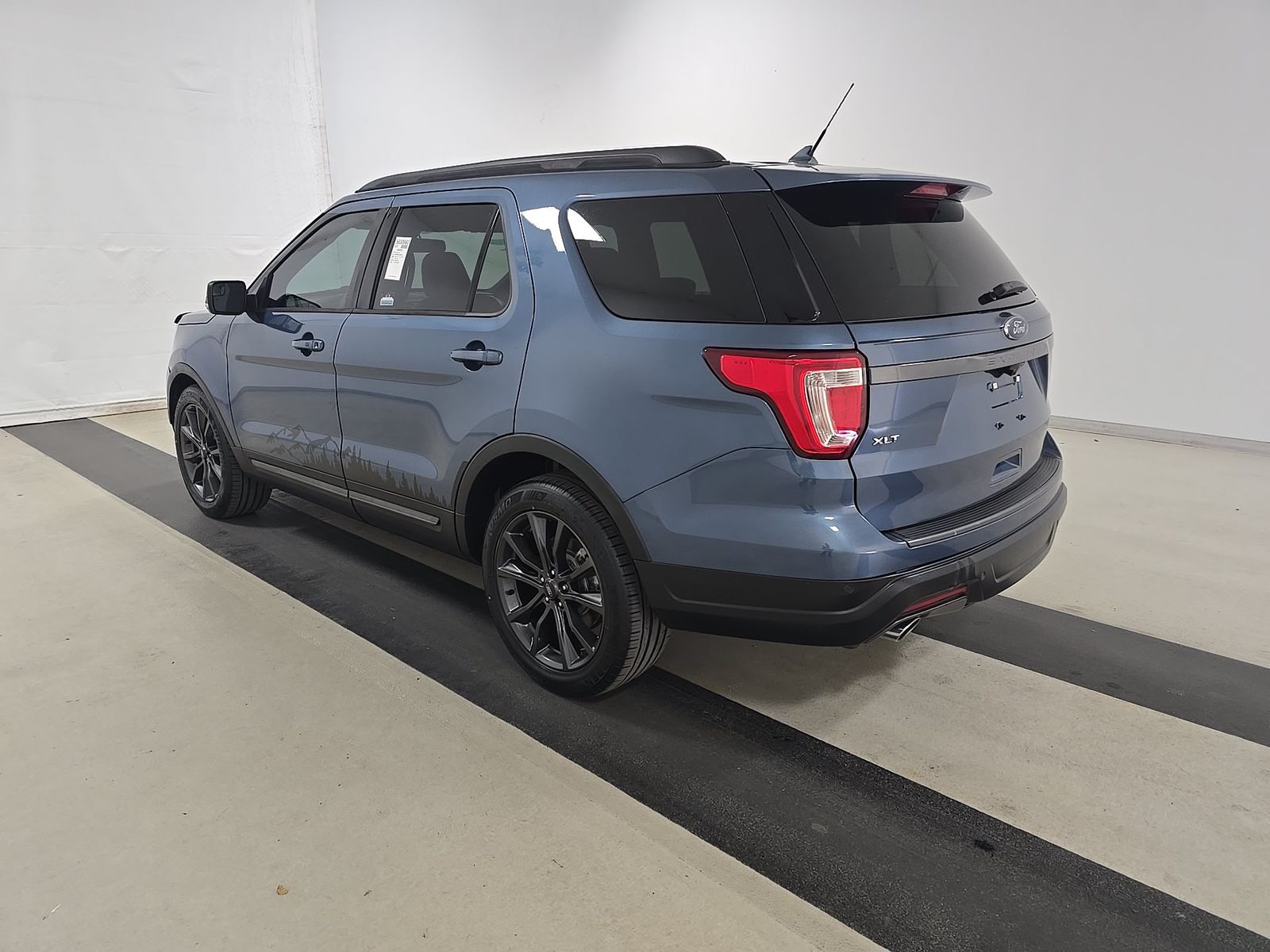 FORD EXPLORER - 7