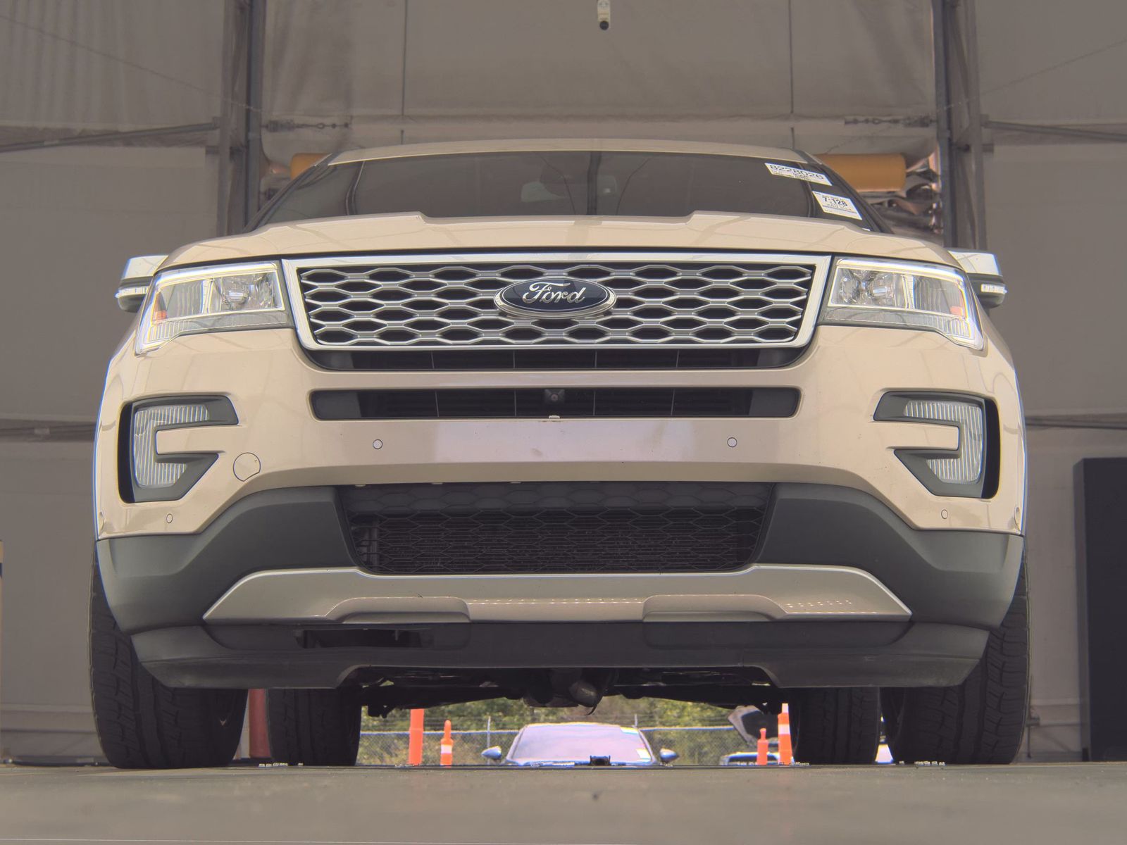 FORD EXPLORER - 4