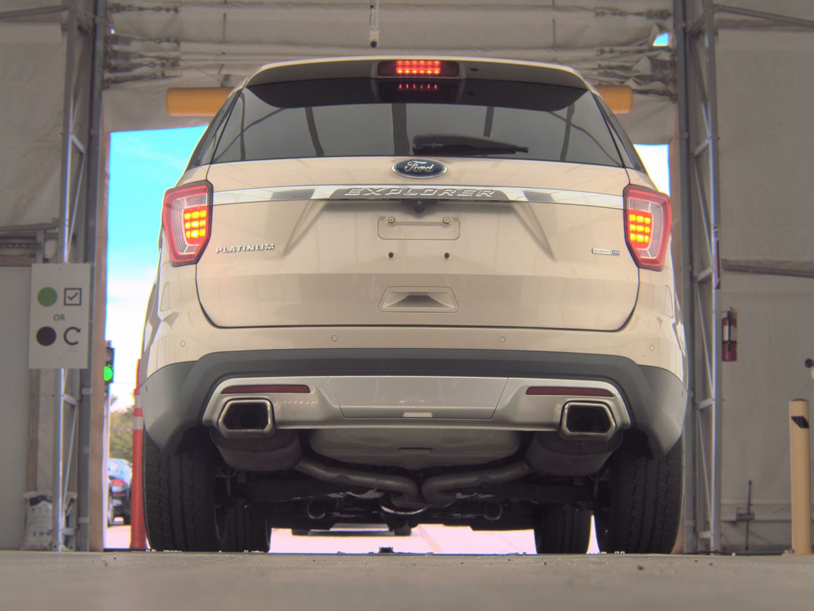 FORD EXPLORER - 8