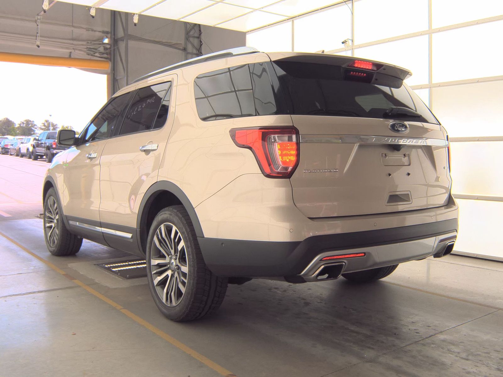 FORD EXPLORER - 9
