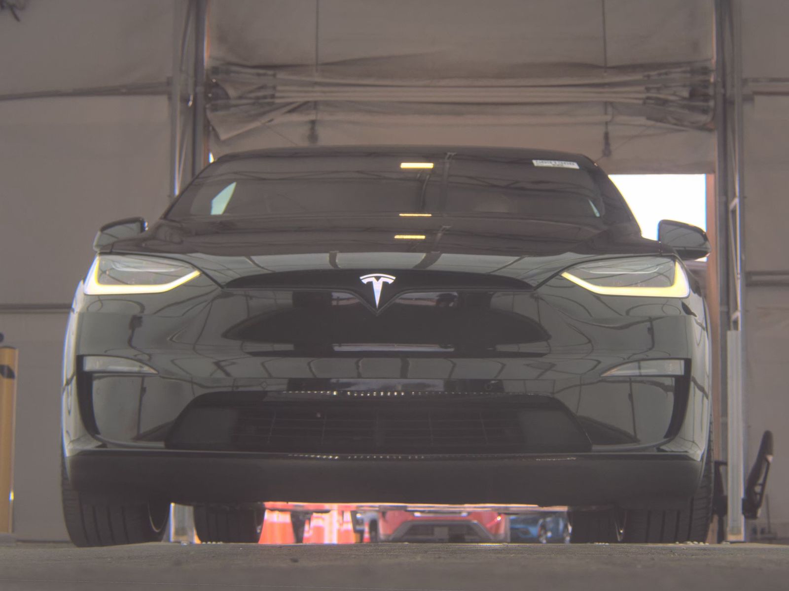 TESLA MODEL X - 4