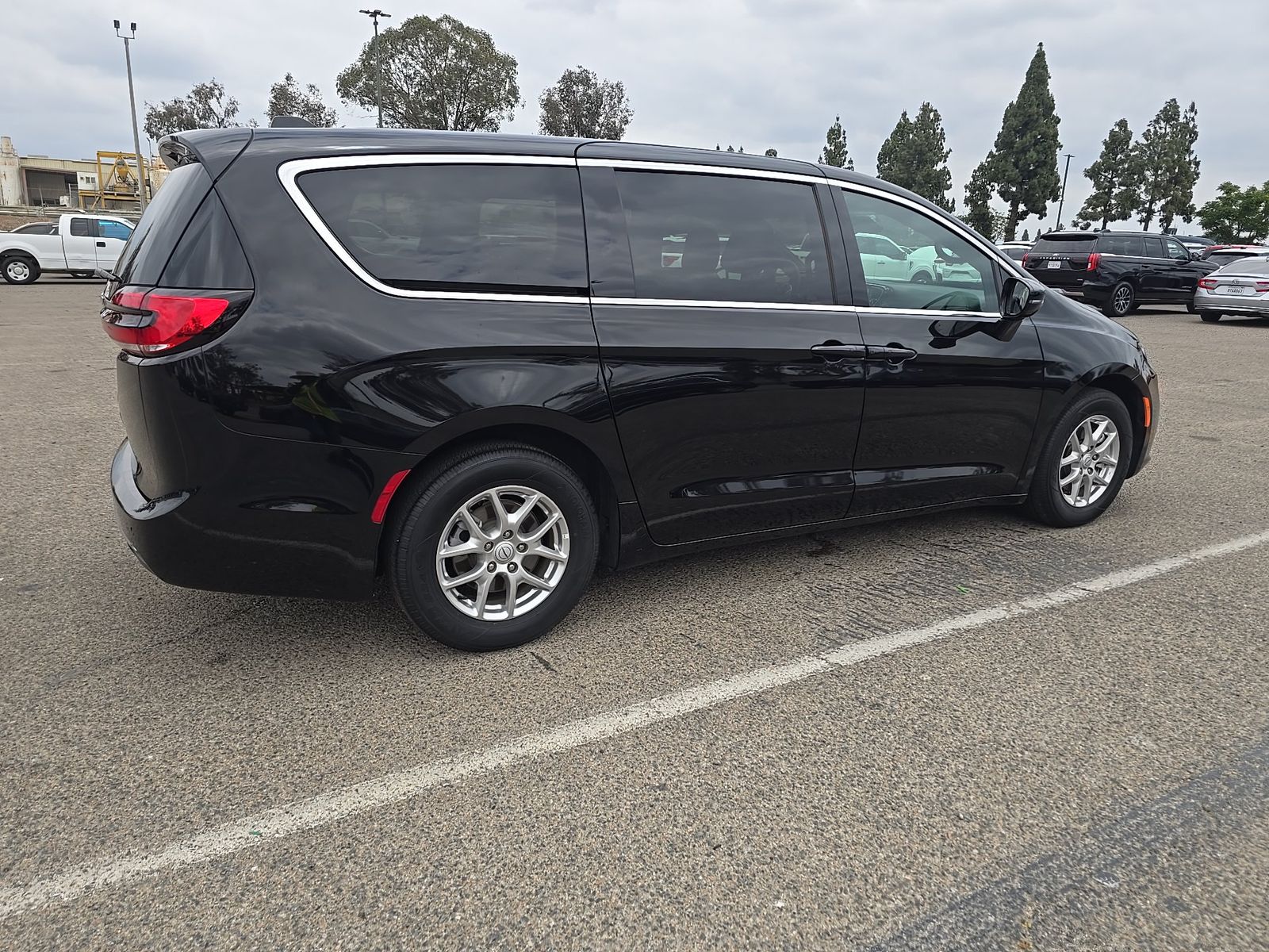 2025 Chrysler Pacifica Select FWD