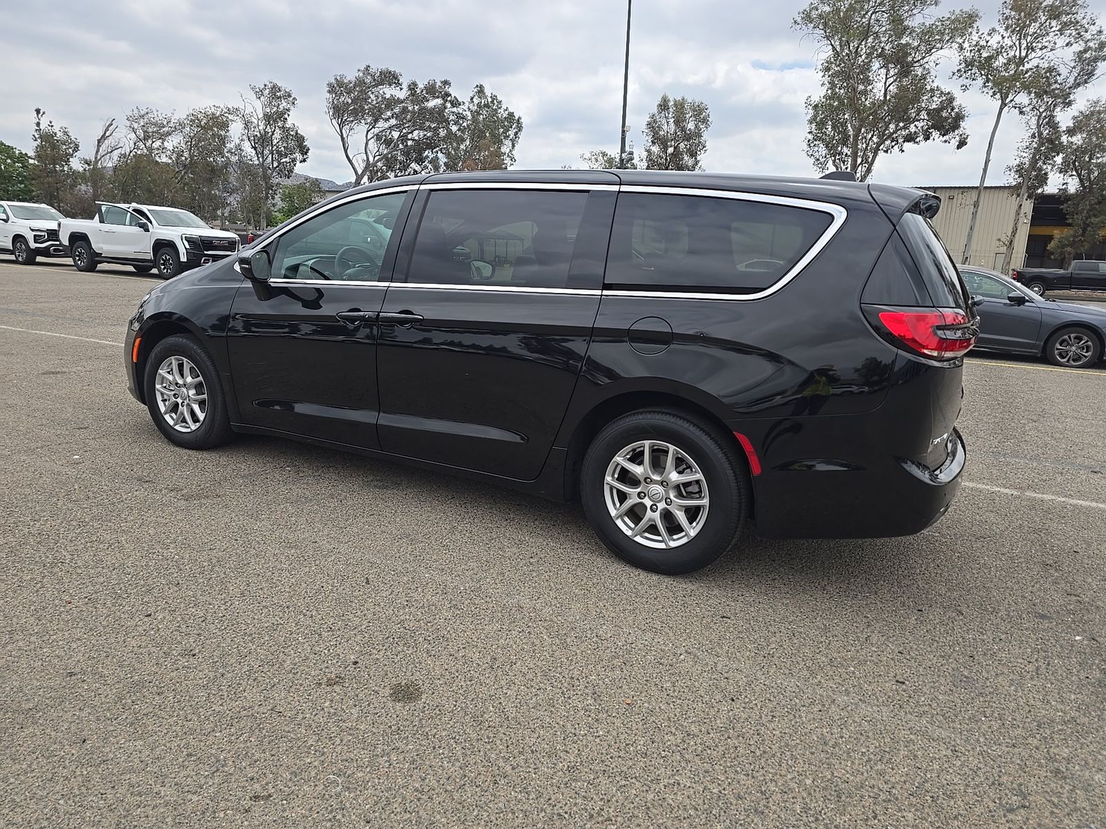 2025 Chrysler Pacifica Select FWD