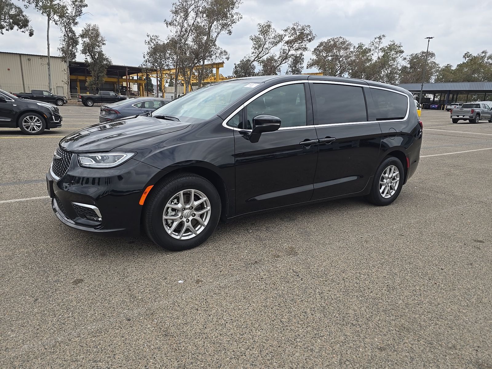 2025 Chrysler Pacifica Select FWD