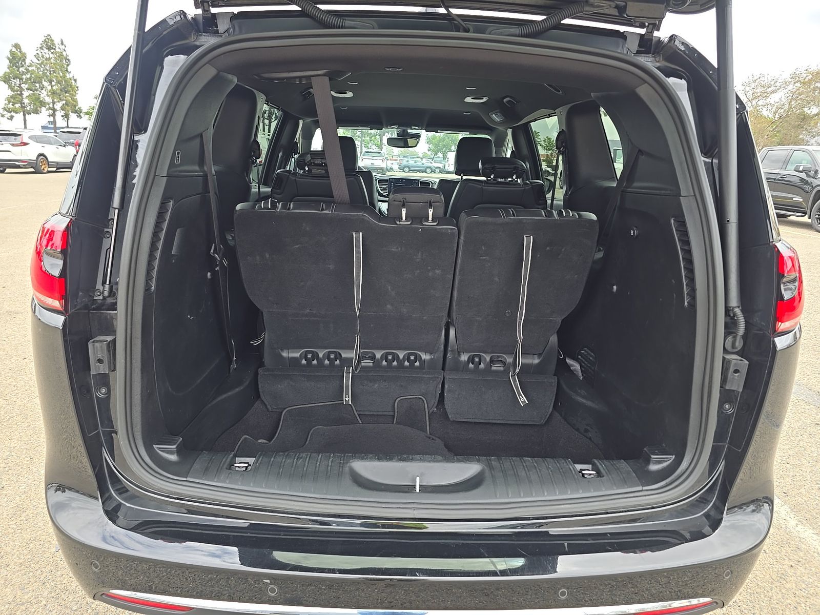 2025 Chrysler Pacifica Select FWD