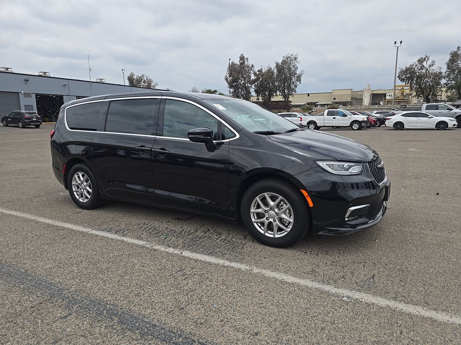 2025 Chrysler Pacifica Select FWD