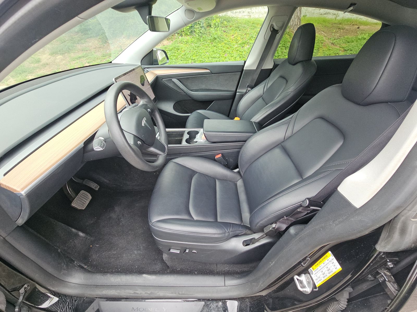 TESLA MODEL Y - 8