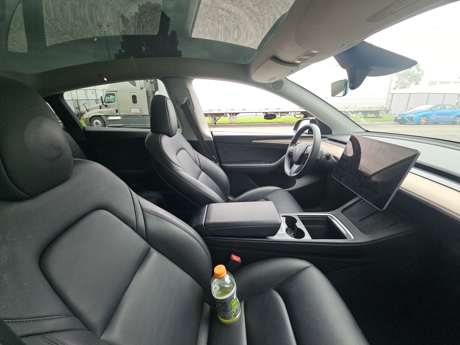 TESLA MODEL Y - 9